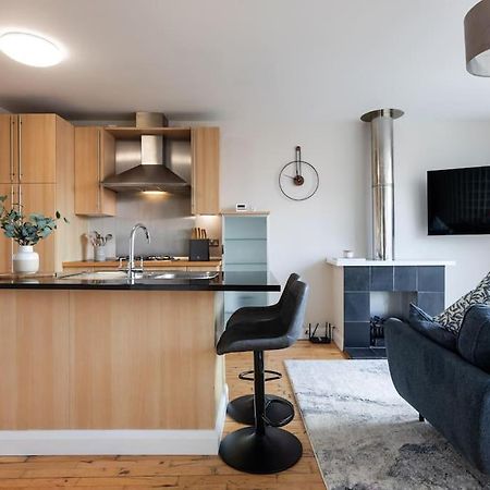 Modern Penthouse Apartment 2 Bed, 2 Bath Sleeps 6 City Centre Belfast Bagian luar foto
