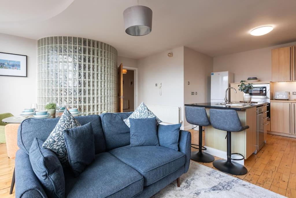 Modern Penthouse Apartment 2 Bed, 2 Bath Sleeps 6 City Centre Belfast Bagian luar foto