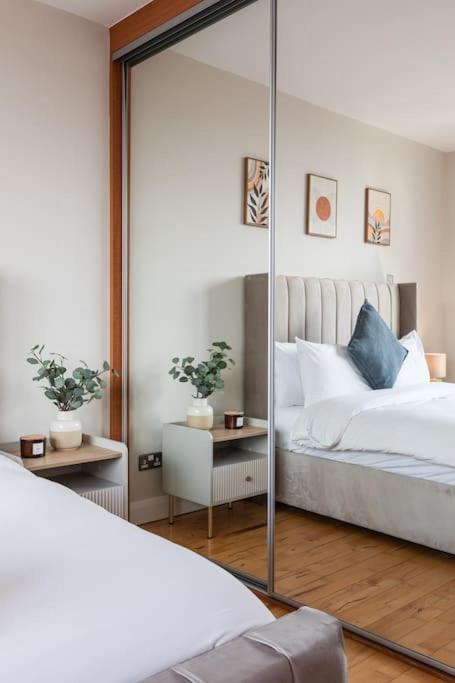 Modern Penthouse Apartment 2 Bed, 2 Bath Sleeps 6 City Centre Belfast Bagian luar foto