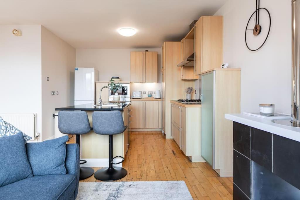 Modern Penthouse Apartment 2 Bed, 2 Bath Sleeps 6 City Centre Belfast Bagian luar foto