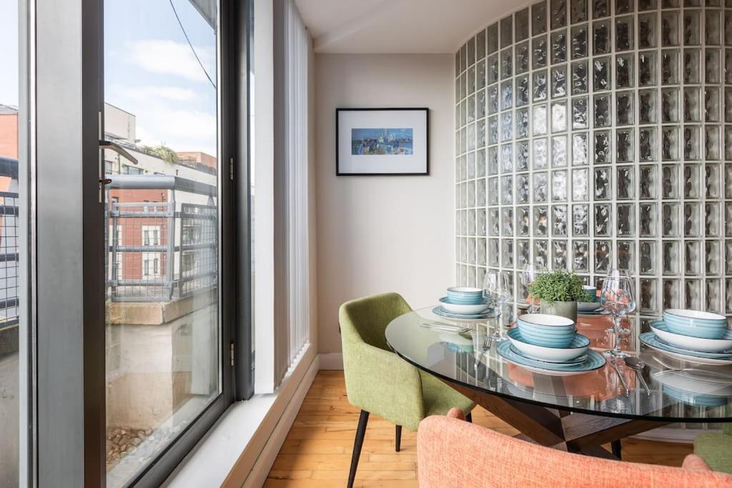 Modern Penthouse Apartment 2 Bed, 2 Bath Sleeps 6 City Centre Belfast Bagian luar foto