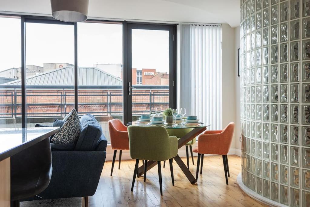 Modern Penthouse Apartment 2 Bed, 2 Bath Sleeps 6 City Centre Belfast Bagian luar foto